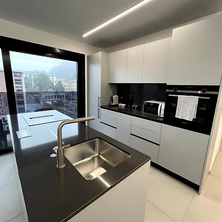 Centro, A Pochi Passi Dal - Free Parking Apartment *